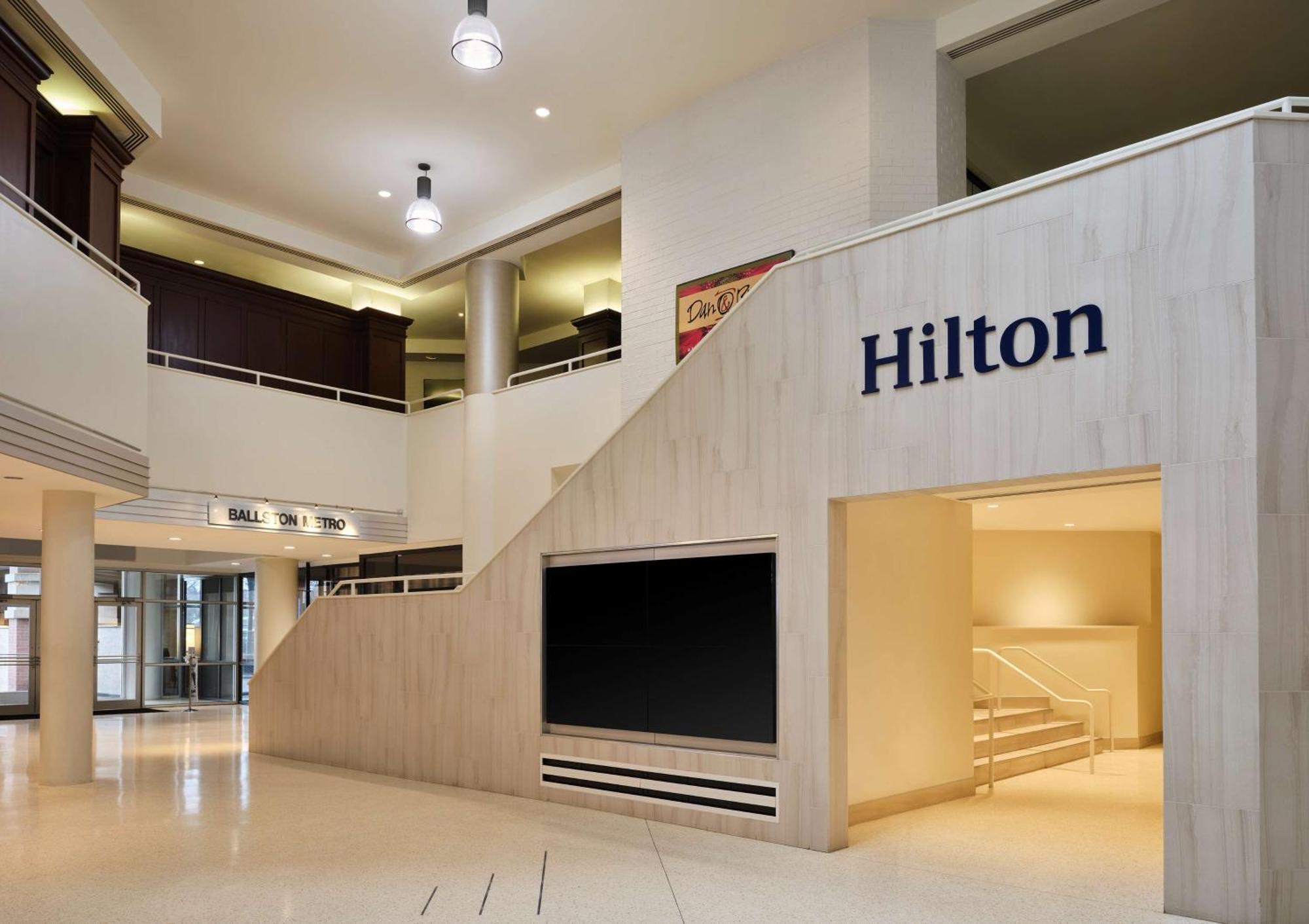 Hilton Arlington Hotel Exterior photo